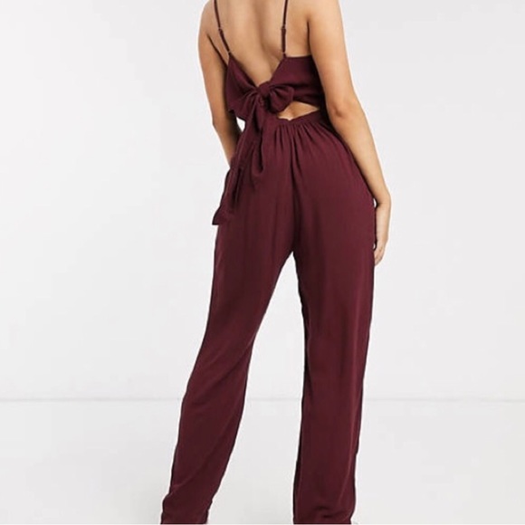 BNWT Abercrombie & Fitch Maroon Jumpsuit with bow back - Size XS - Picture 4 of 5